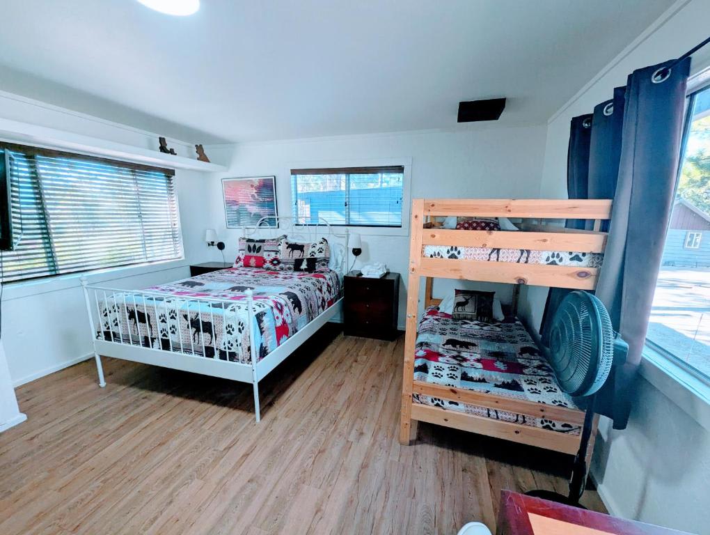 Fox Bear Cottages Big Bear photo 4