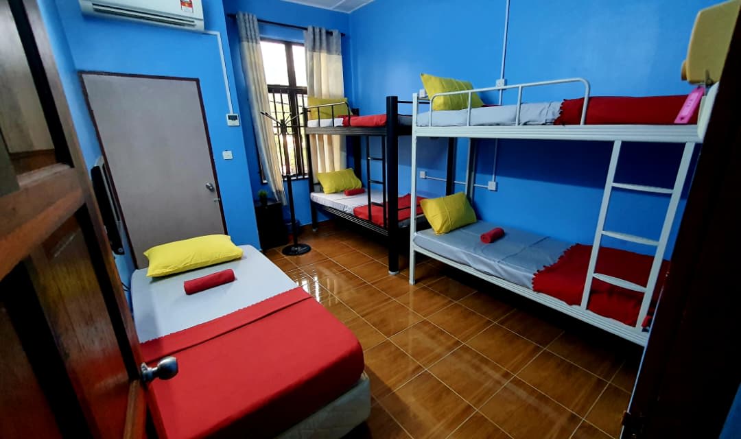 Shoplot Hostel Pangkor photo 3