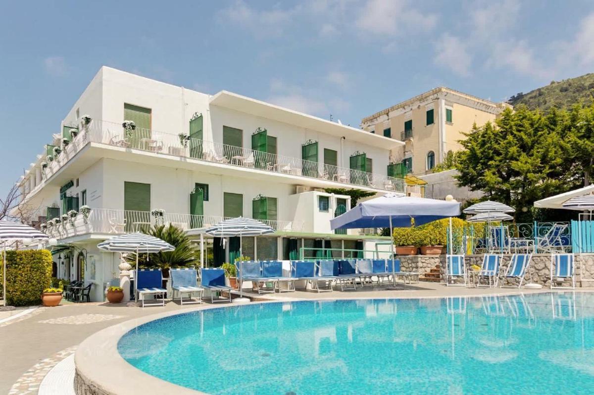 Hotel Carmencita photo 2