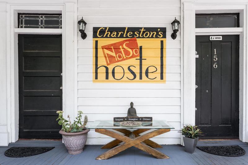 Charlestons NotSo Hostel photo 1