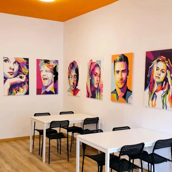 Arc House Pop Art photo 5
