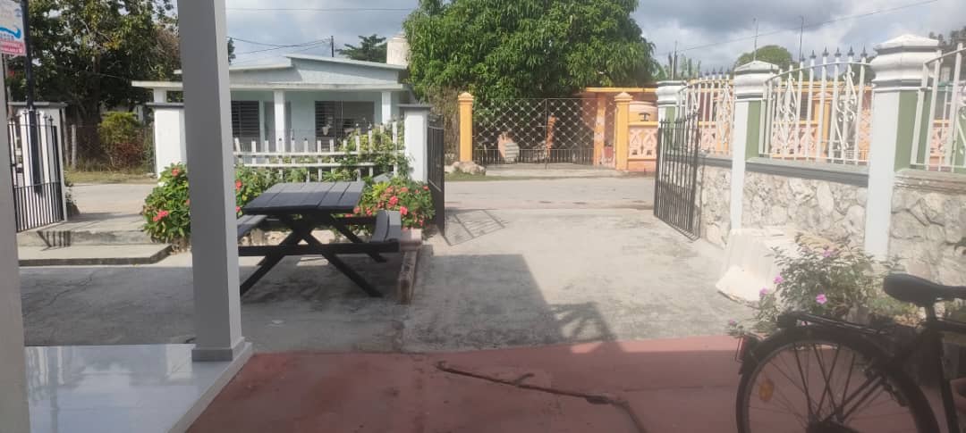 Hostal Henryeldelfin photo 2