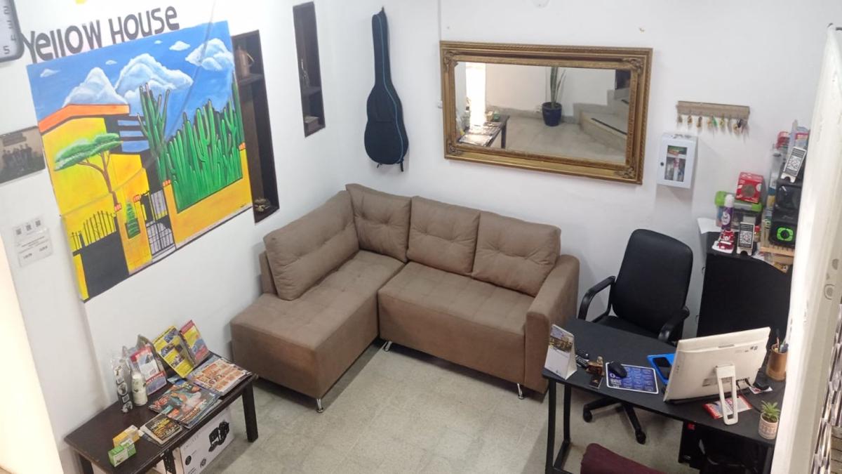Yellow House Hostel photo 1