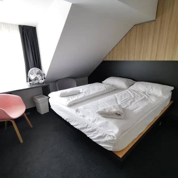 Cha Cha Rooms photo 5
