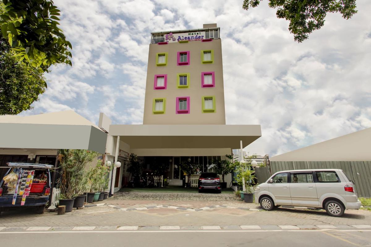 Capital O Aleander Hotel photo 1
