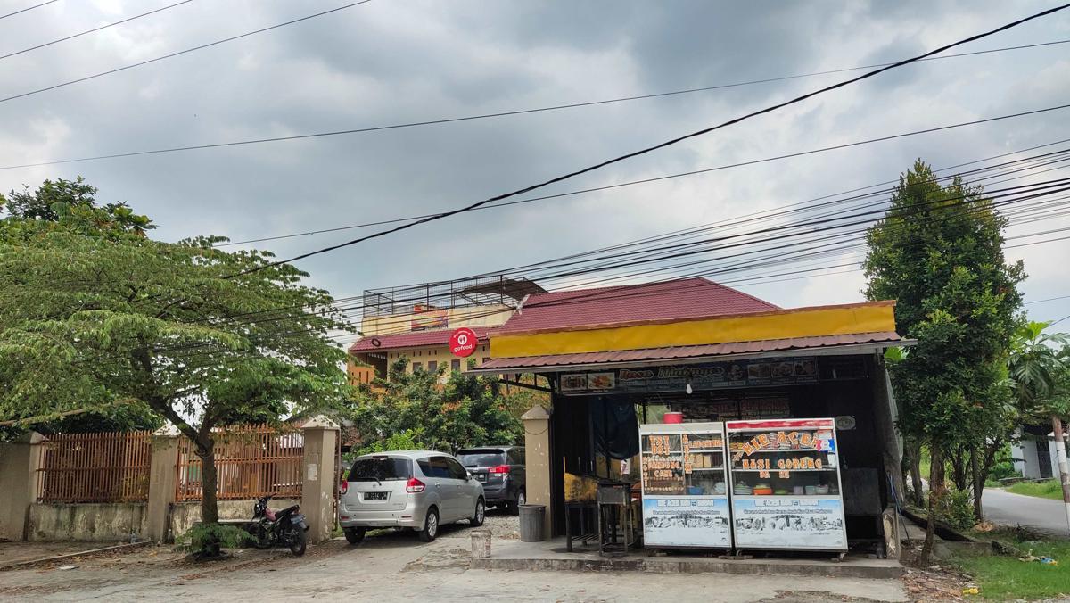 YELLOW HOUSE Medan photo 2