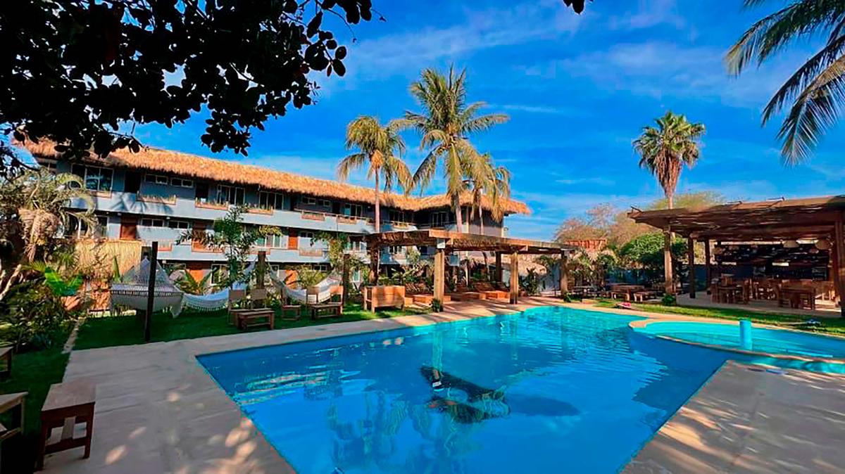 Straw Hat Surf Hostel & Bar photo 4