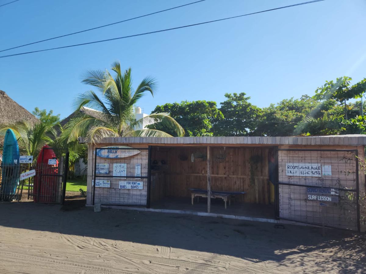 Green Belly Surf Hostel photo 2