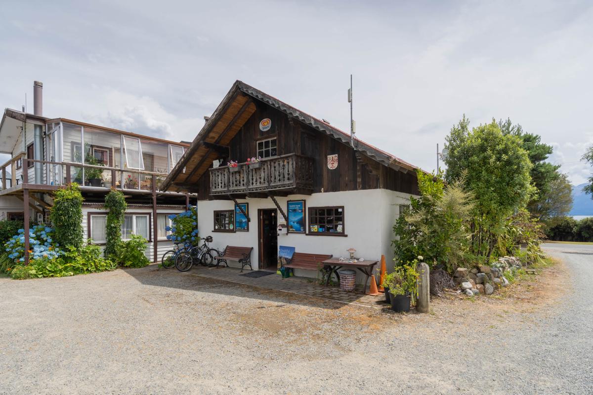 Manapouri Holiday Park photo 3