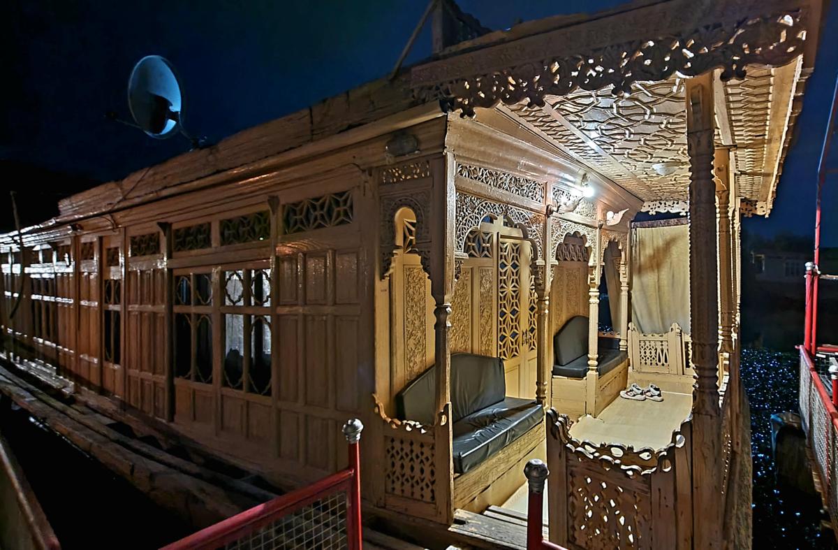 Lala Rukh Houseboats photo 3