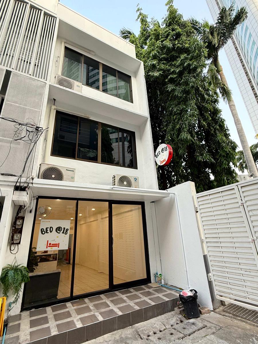 Bed at 18 Asoke photo 3
