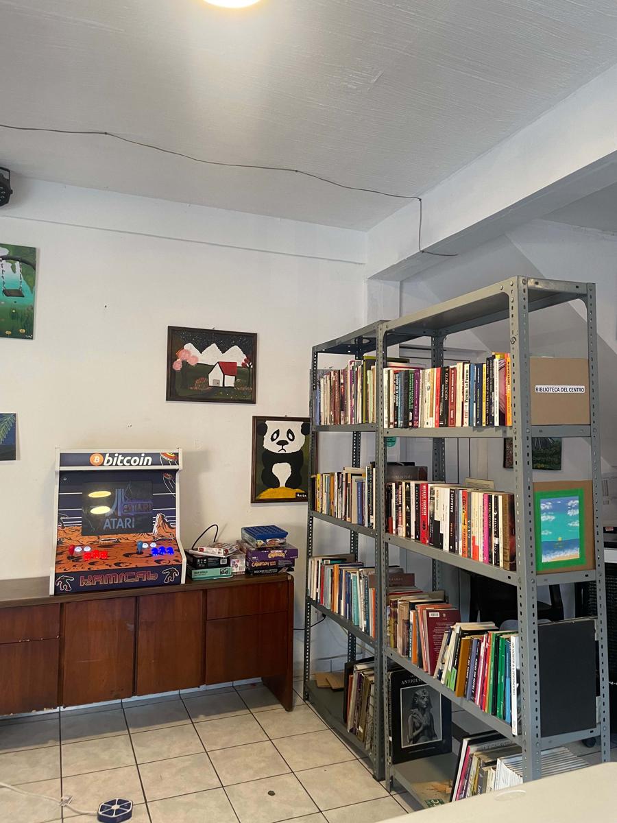 Yek Hostels photo 4