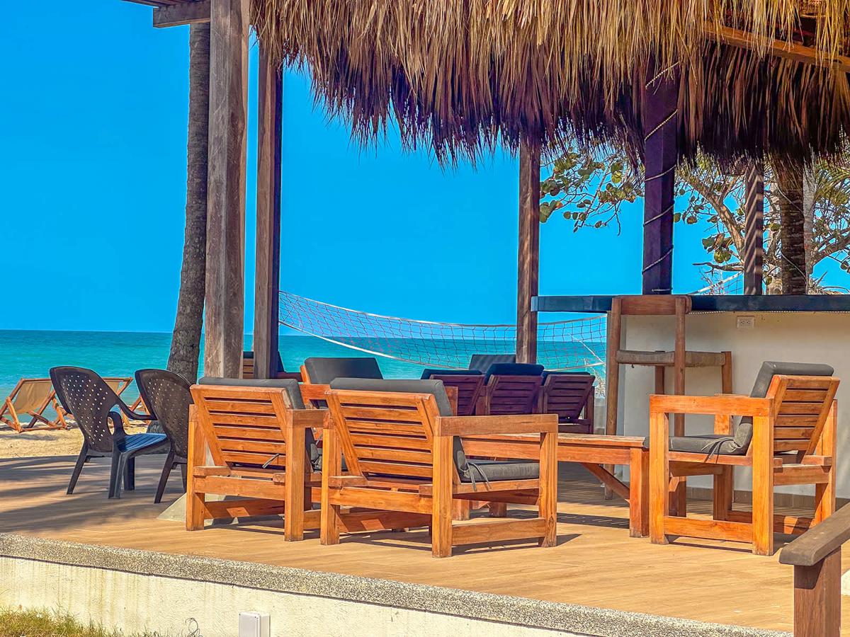 Huku Beach Hostel photo 2