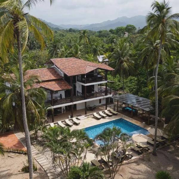 Huku Beach Hostel photo 5