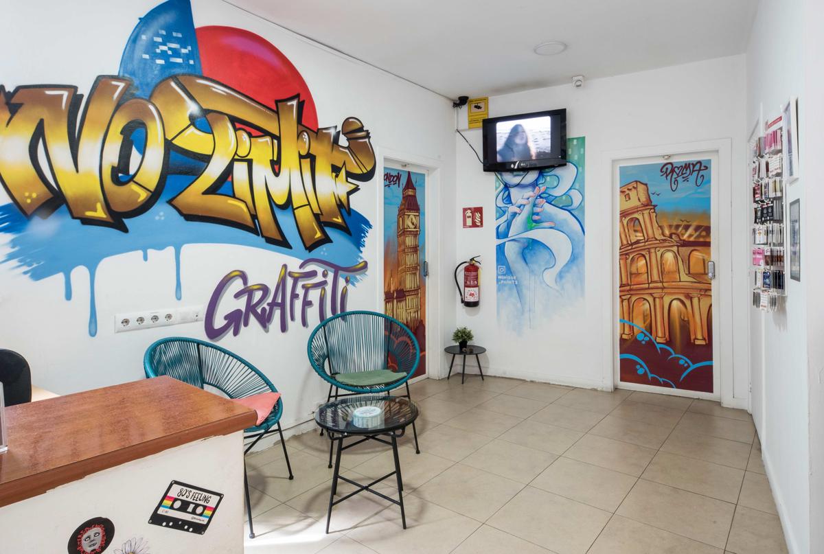No Limit Hostel Graffiti photo 1
