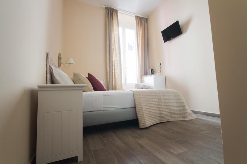 Emily Rooms photo 6