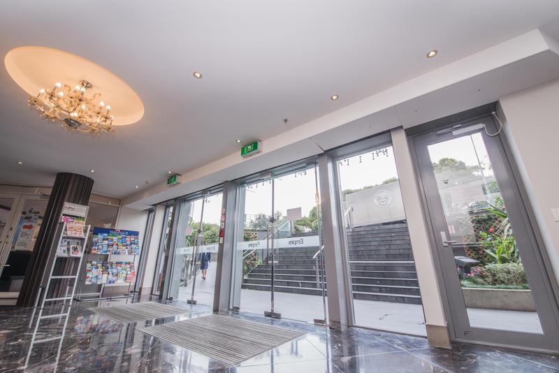 Empire Apartments photo 4