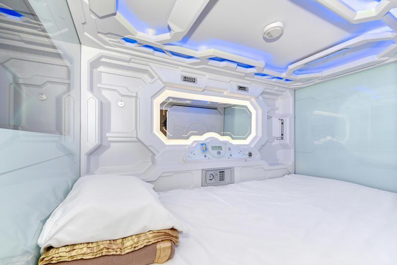 The SpaceQ Capsule Hotel photo 6