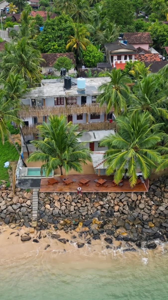 Tides Mirissa Beach hostel photo 3