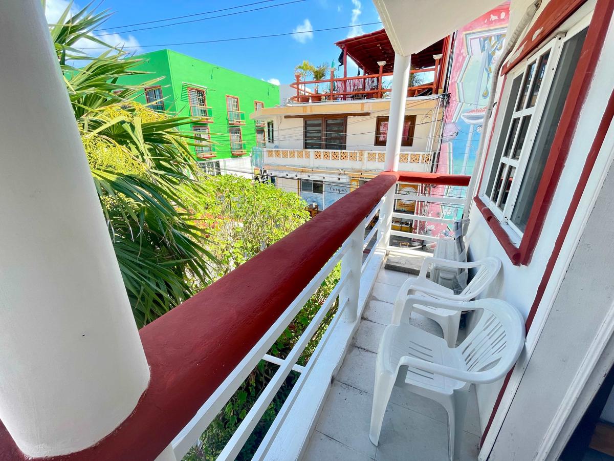 Central Studio with Balcony & Kitchen photo 1