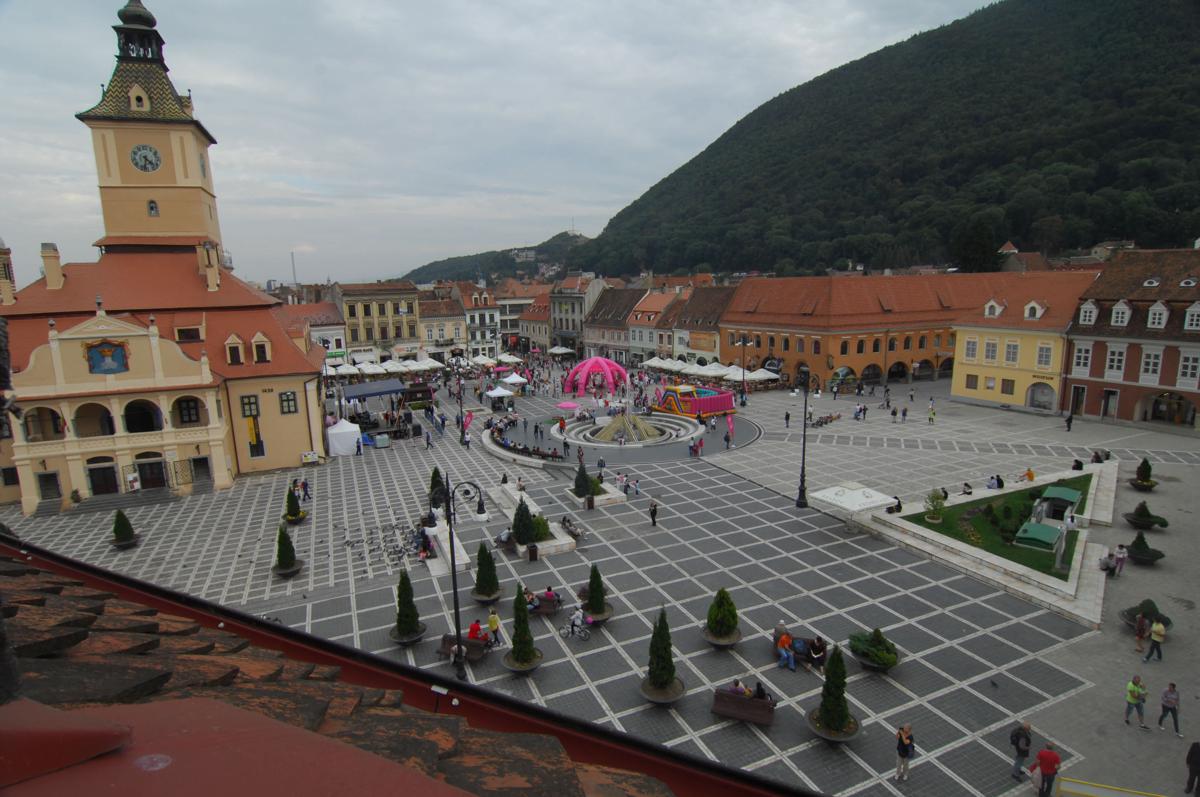 Main Square Apartments & More photo 2
