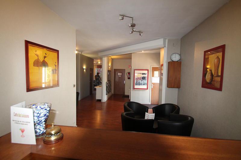 Adonis Lyon Est Hotel Artys photo 4