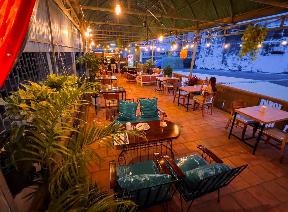 Social Backpacker Hostel & Rooftop Bar photo 1