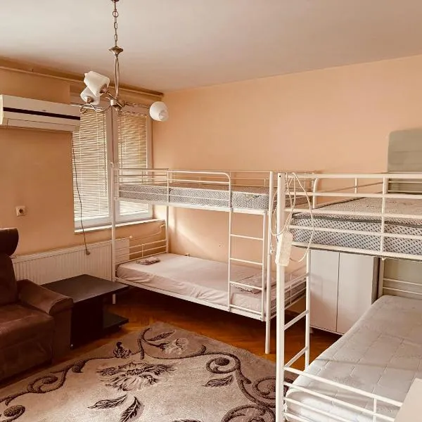 Yellow Moon Hostel&Apartment photo 5