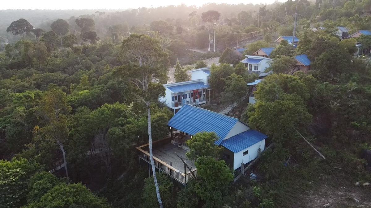 Hillside Hostel & Bungalows photo 4