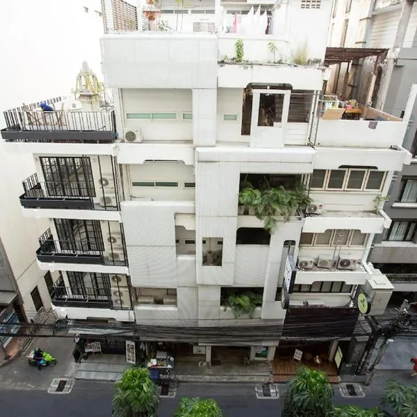 Qilombo Hostel Silom photo 5