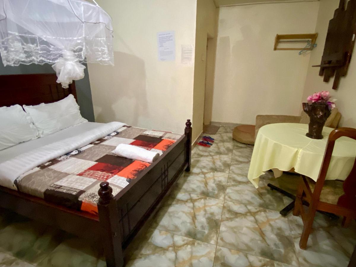 Gorilla African Guest House photo 4