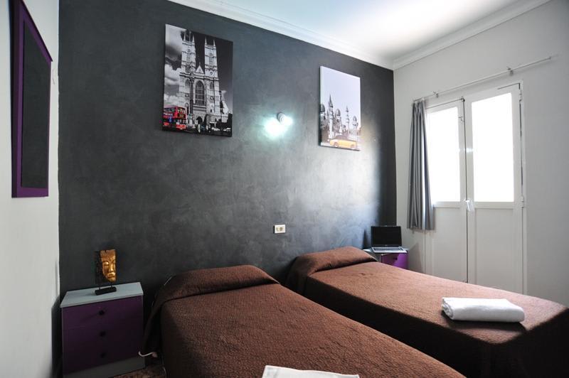 Hostal Alcaravaneras photo 2