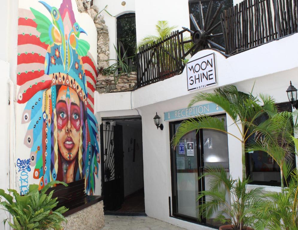 Moonshine Hotel photo 2