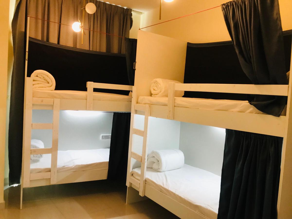 Modern Shared Apartment Hostel with Pool & Gym Access photo 1