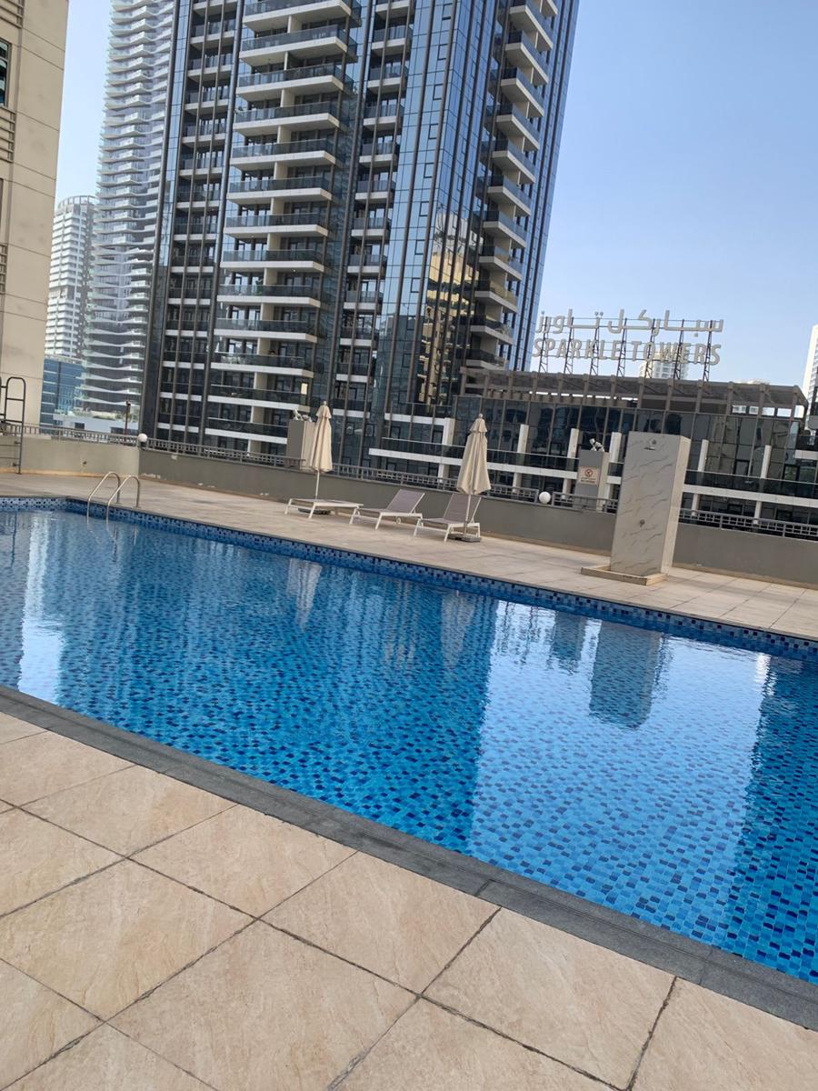 Modern Shared Apartment Hostel with Pool & Gym Access photo 4