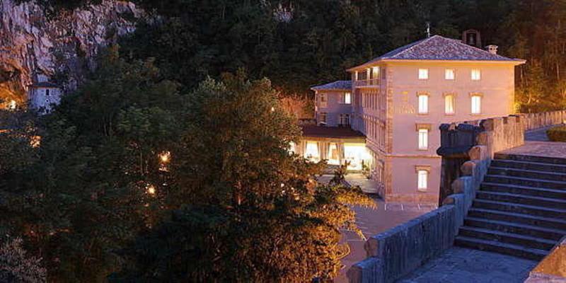Gran Hotel Pelayo photo 1