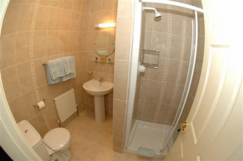 Avlon House Bed and Breakfast photo 6