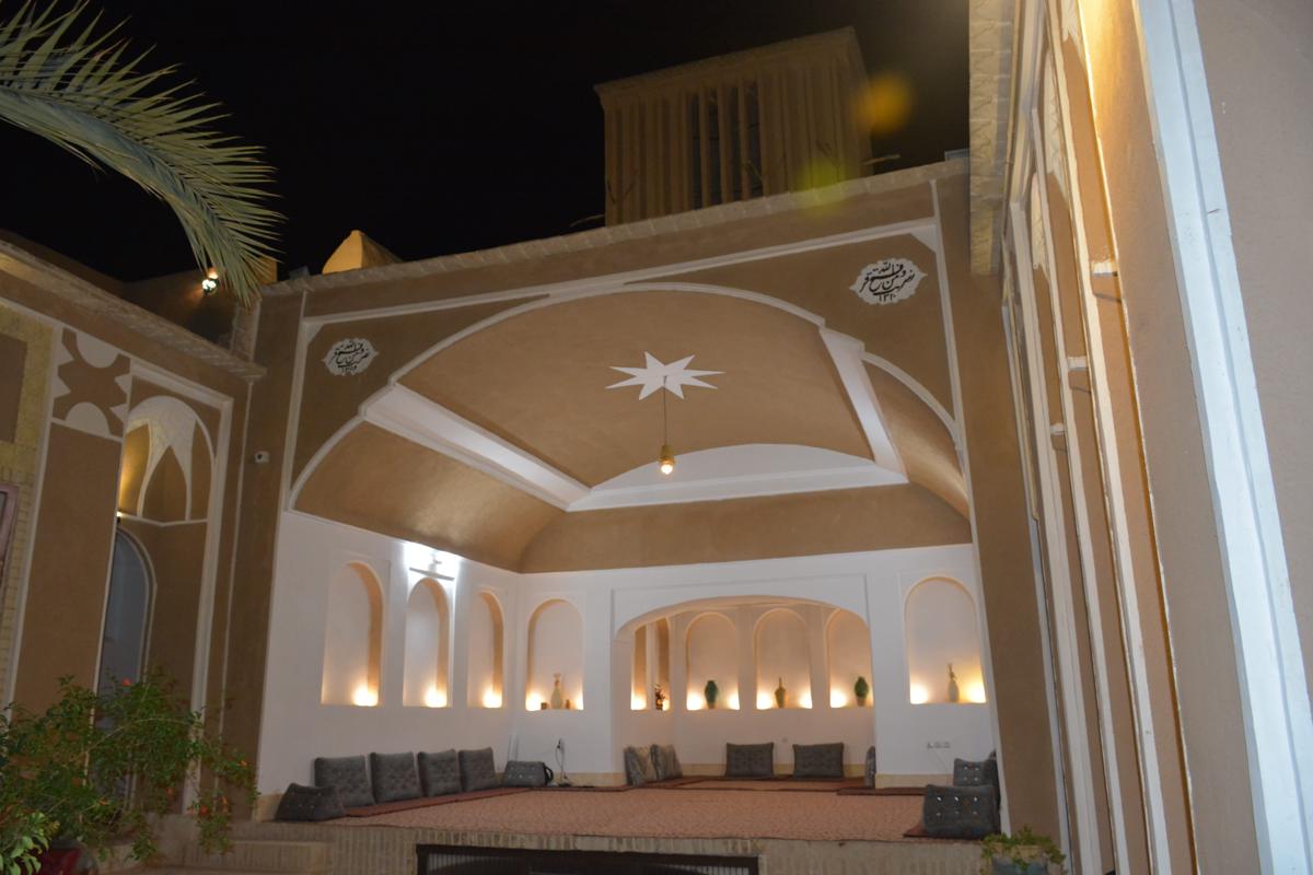 Tarooneh Traditional Hotel photo 2