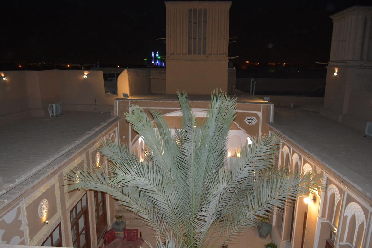 Tarooneh Traditional Hotel photo 4