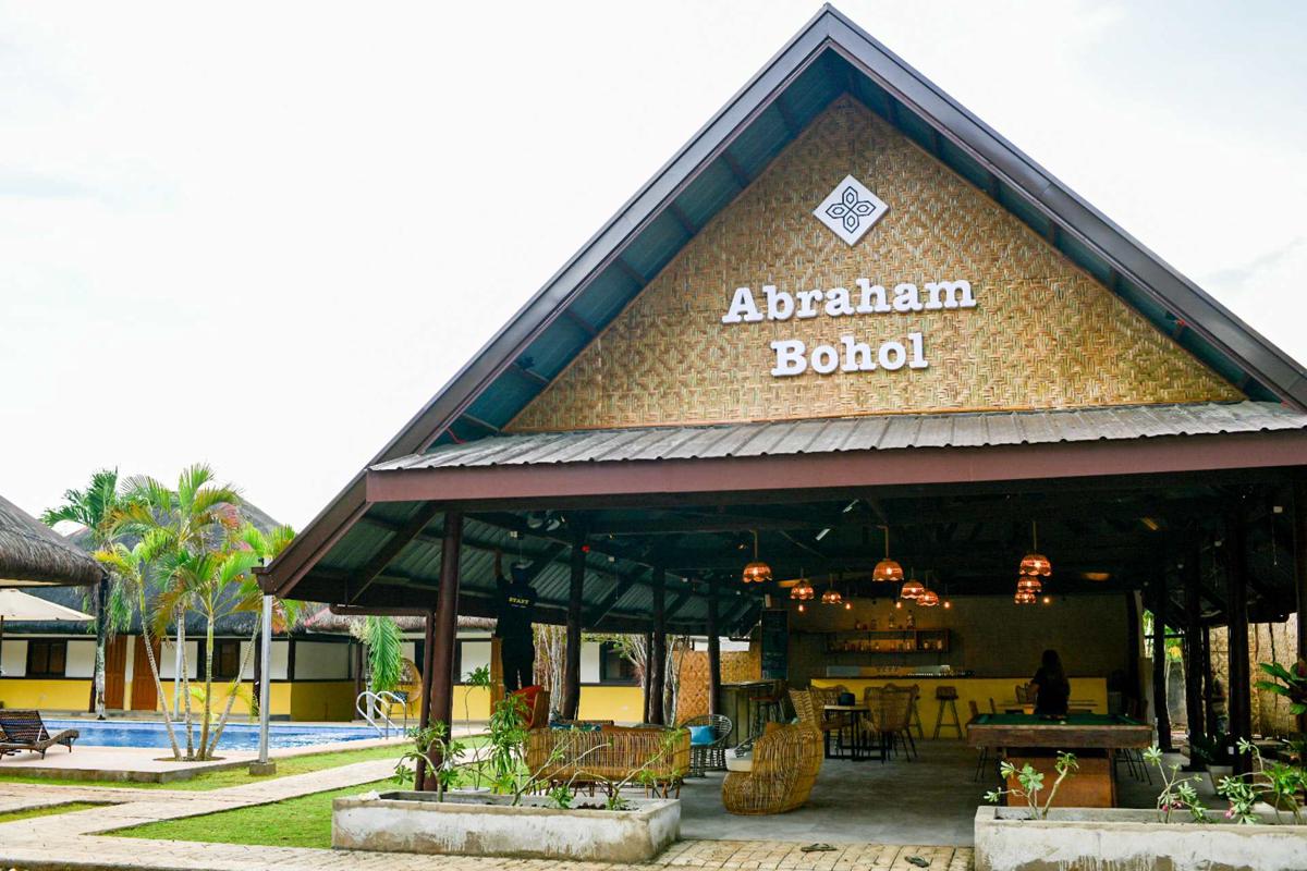 Abraham Bohol photo 3