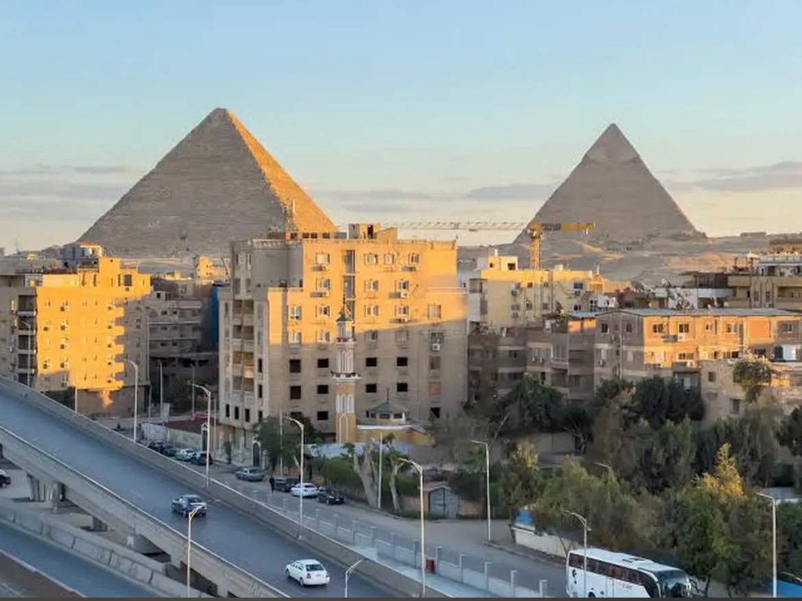 Wake up to the pyramids photo 2
