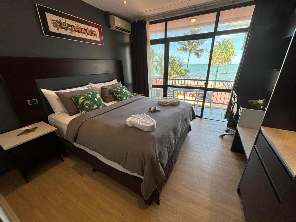 Smugglers Cove Beach Resort photo 3