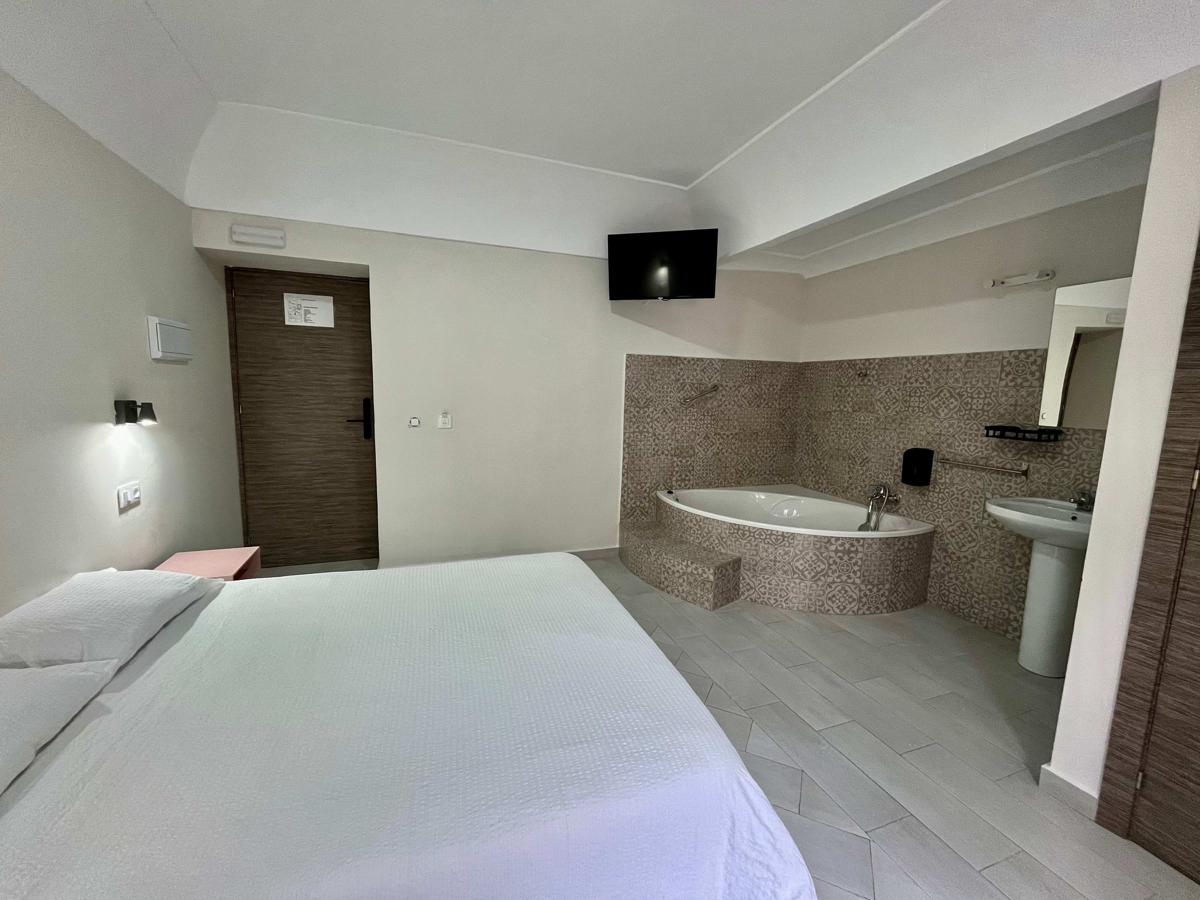 Hostal Pompeya photo 4