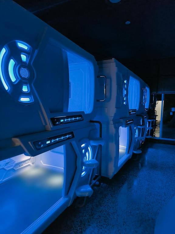 Capsule Inn Valencia photo 1