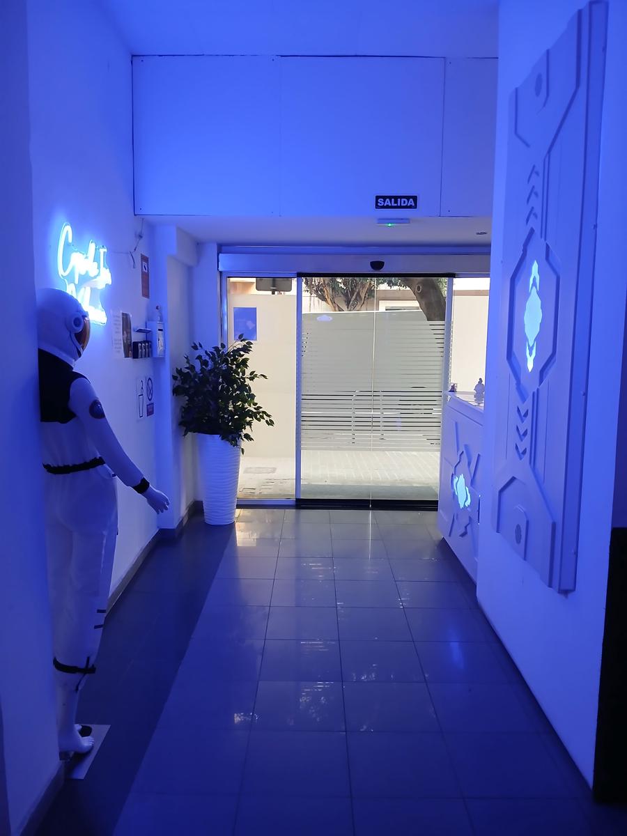 Capsule Inn Valencia photo 2