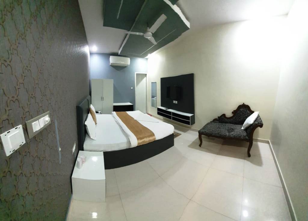 Hotel Mandakini Lush photo 3