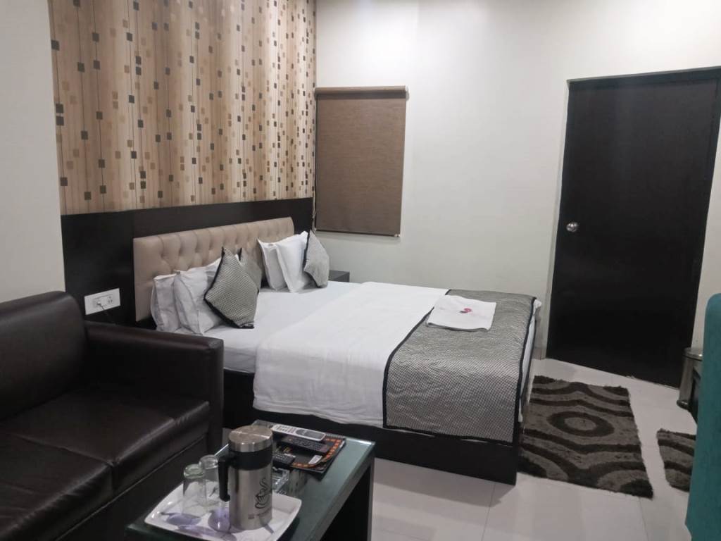 Hotel Mandakini Lush photo 4