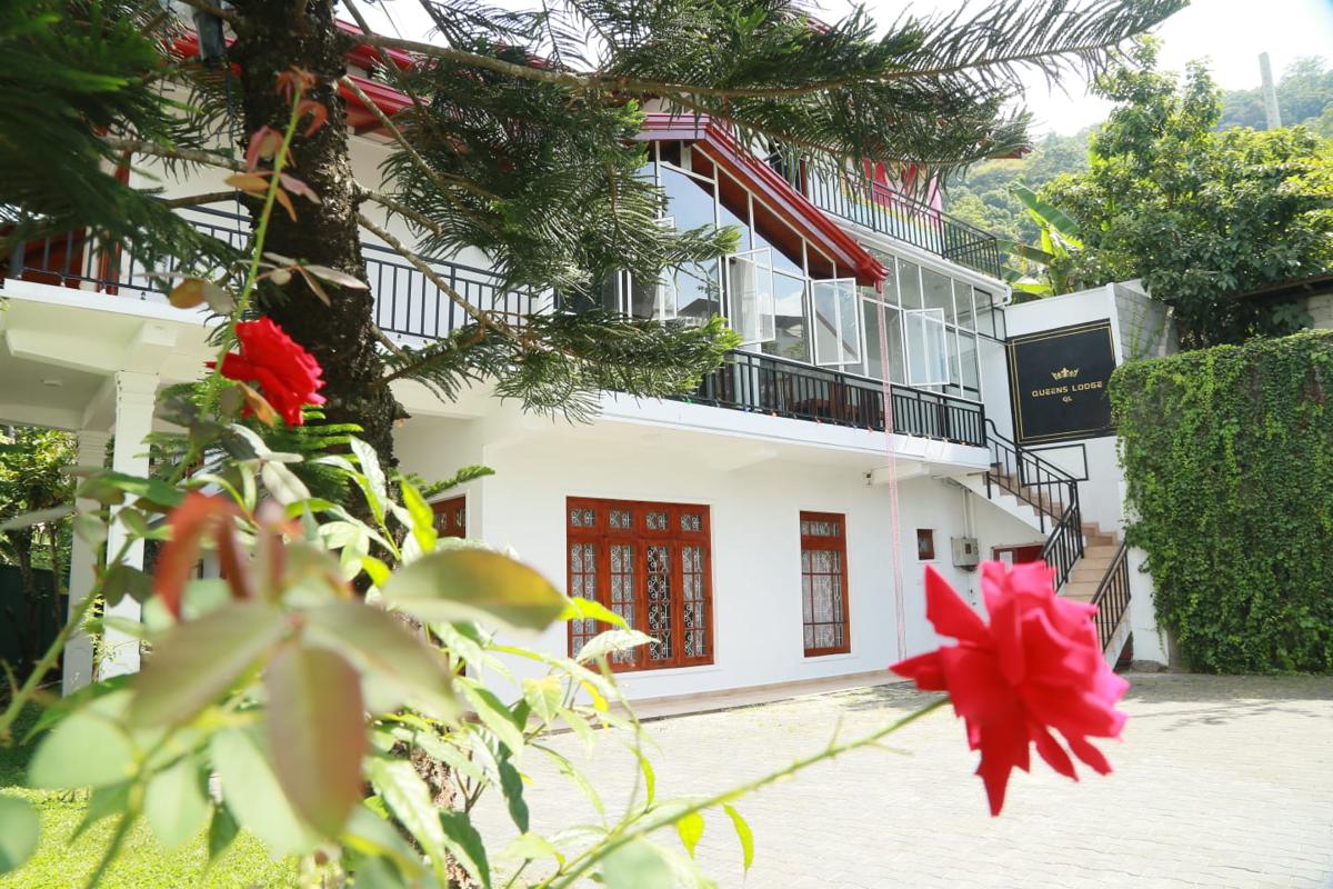 Queens Lodge photo 1