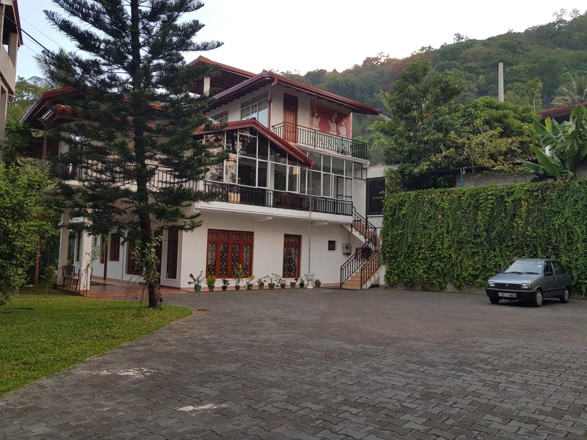 Queens Lodge photo 3