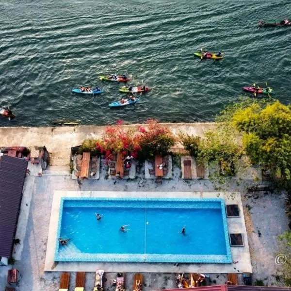 Riverside Garden Hostel photo 5